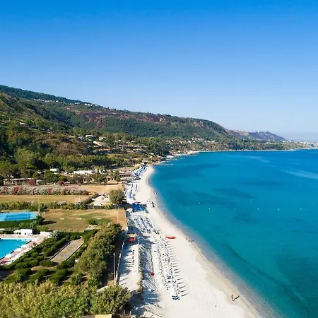 Ośrodek wypoczynkowy Voi Tropea Essentia 4*