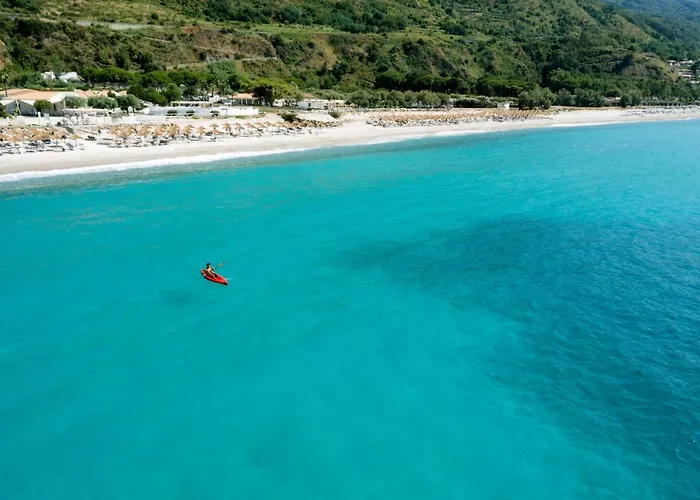 Voi Tropea Essentia Üdülőközpont